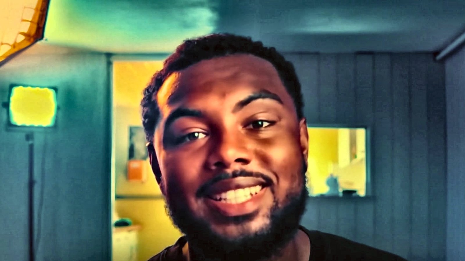 Djibril, dans la video